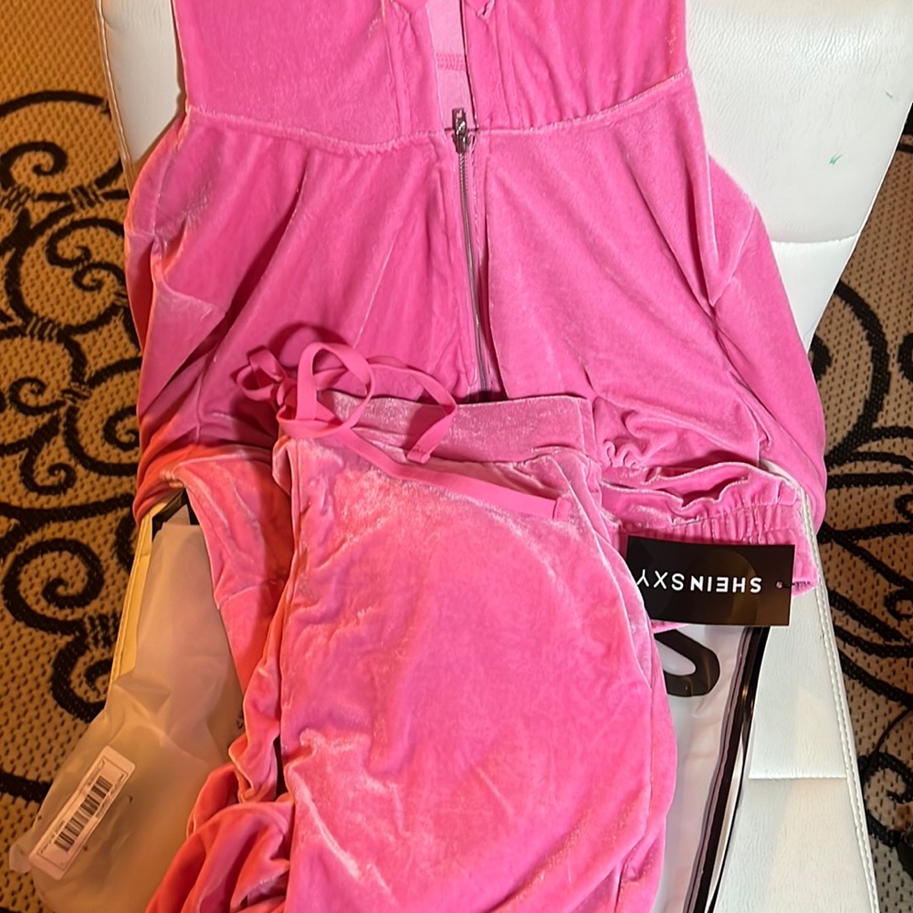 Brand new velour set pink
